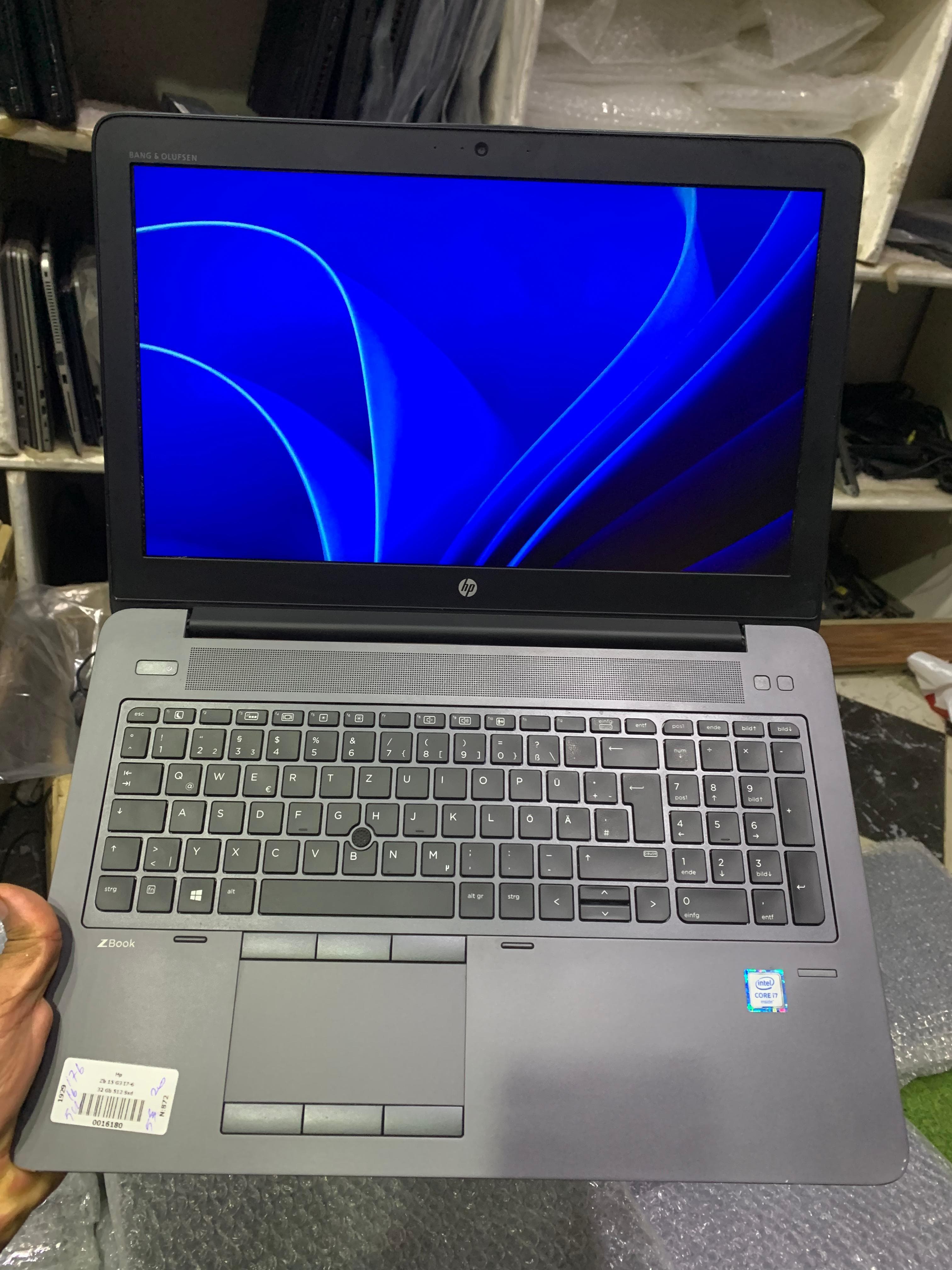 HP ZBOOK 15 G3 vga4