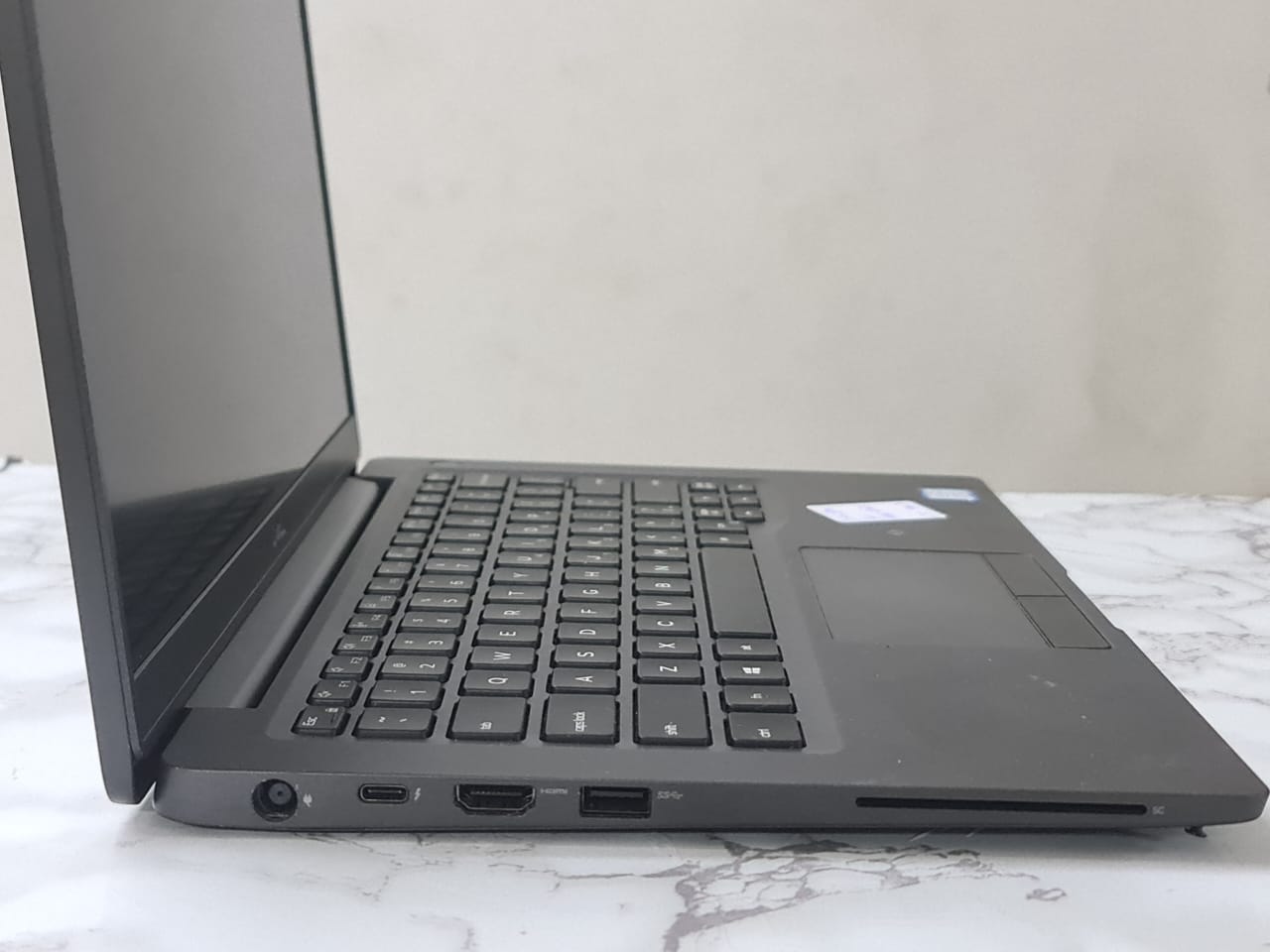 Dell Latitude 7400 Intel Core I5-8265U 8GB Ram 256GB SSD Intel UHD Graphics 620 14″ Inch FHD
