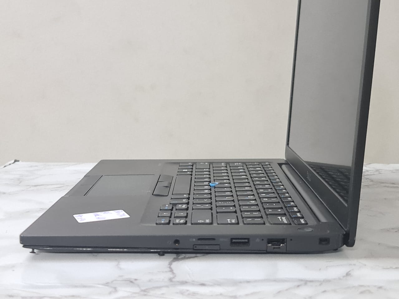 لابتوب Dell Latitude E7480: الأداء المتفوق والتصميم الأنيق لمهنيي الأعمال – كور اي7 جيل سابع - 9