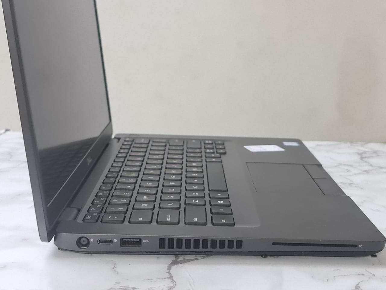 Dell Latitude 5400 Intel Core I5-8365U 8GB Ram 256GB SSD Intel UHD Graphics 620 14″ Inch FHD جملة فقط