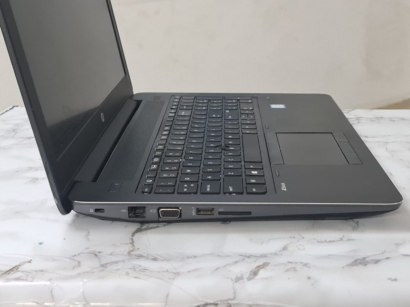 HP ZBOOK 17 G3 – CORE I7 HQ – SSD 256G – RAM 16G – NVIDEA M2000M 4G