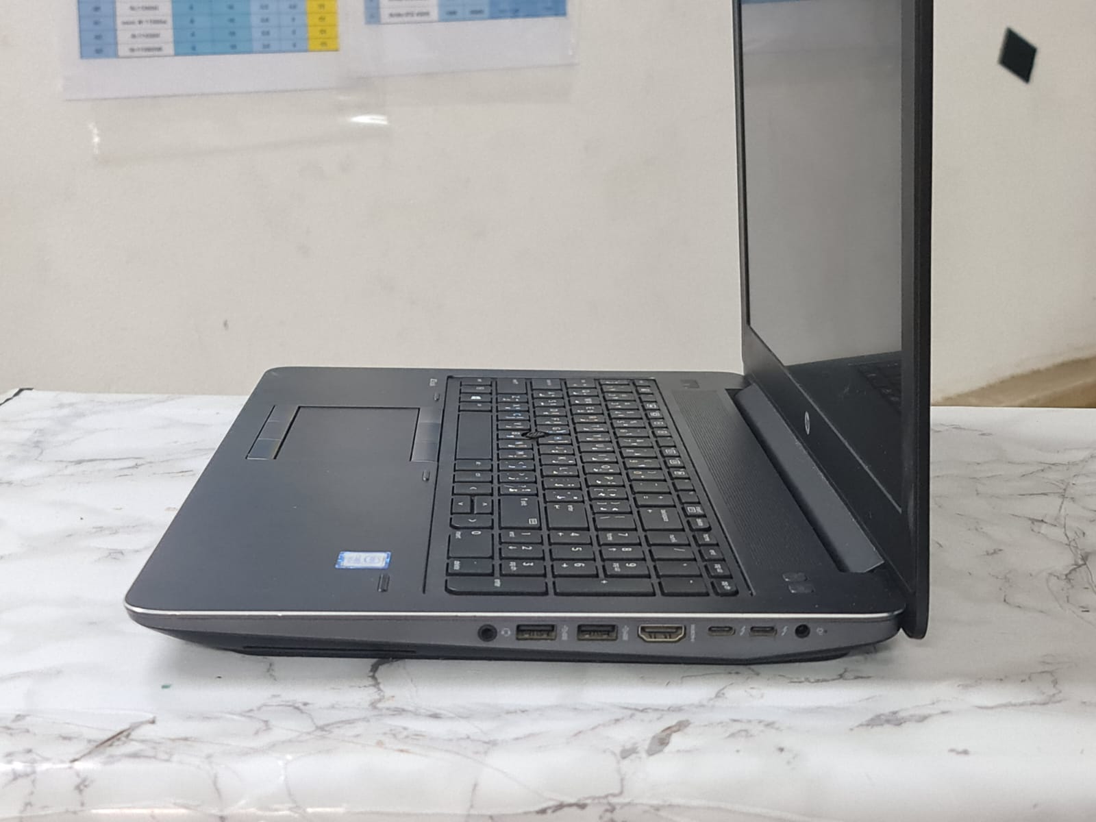 HP ZBOOK 15 G4 – i7 7820HQ-hdd 512 ssd – 16 ddr4- NVIDIA M1200