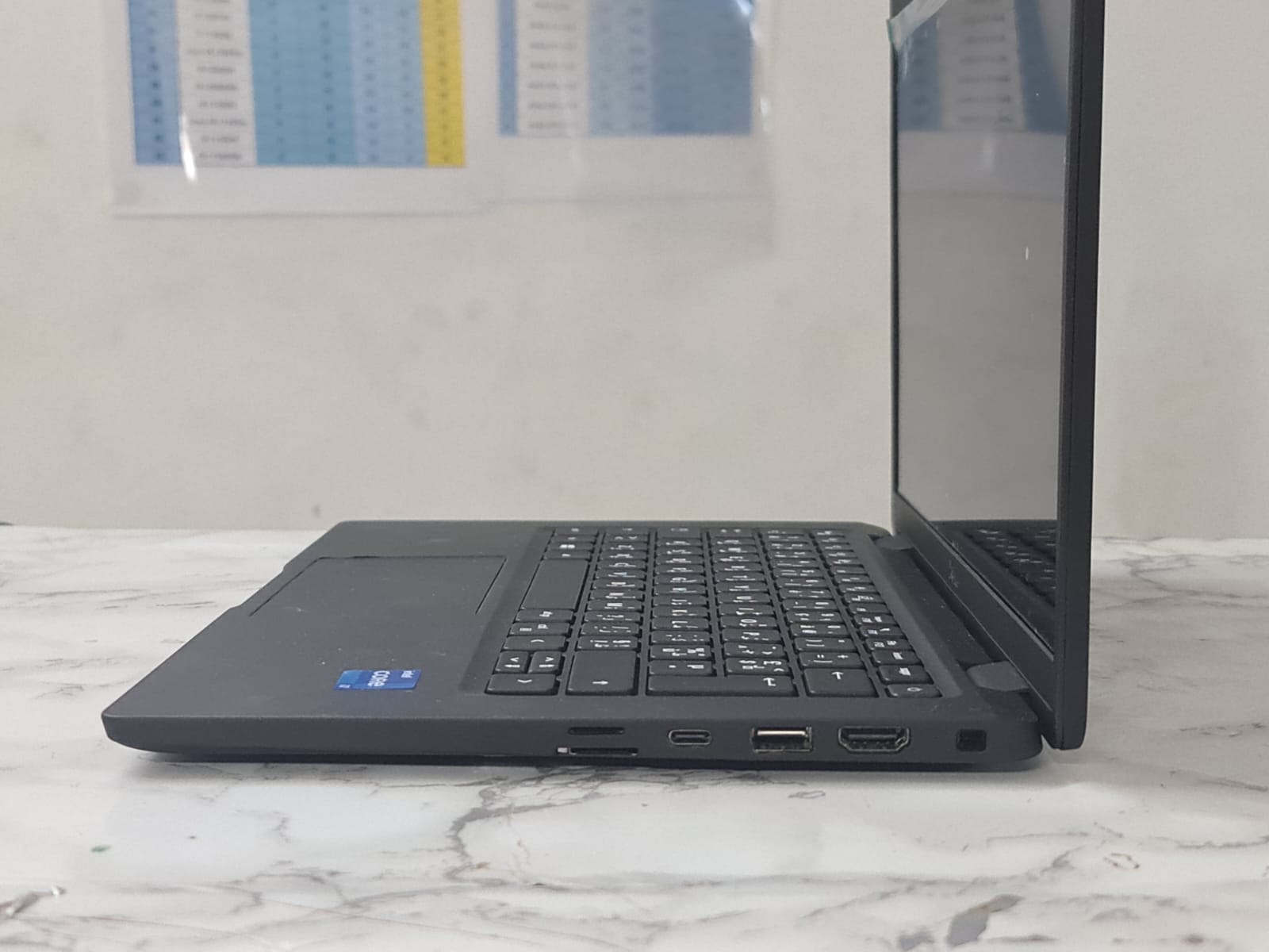 ديل لاتيتود 7320 – زي الجديد – معالج إنتل Core i7 الجيل الحادي عشر، رام 32 جيجابايت، قرص SSD NVMe بسعة 256 جيجابايت، كرت شاشة Intel Iris Xe، شاشة 13.3 بوصة FHD