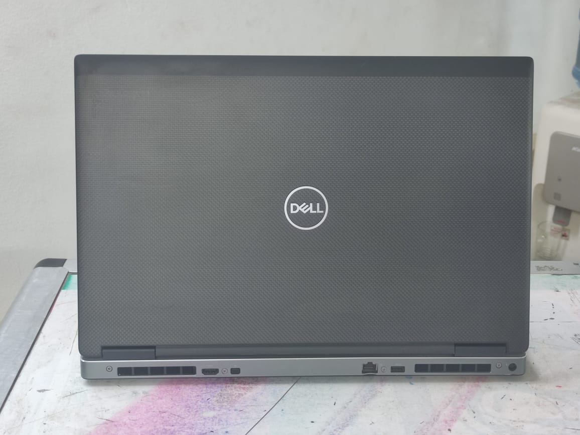 Dell Precision 7730 Intel Core I7-8850H 16GB Ram 512GB SSD Nvidia Quadro P5200 16GB 17.3″ Inch FHD